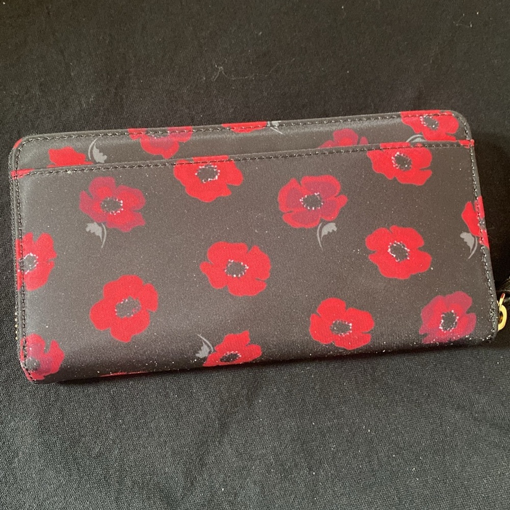 Kate Spade Wilson Road Poppy Wallet - Picture 11 of 11